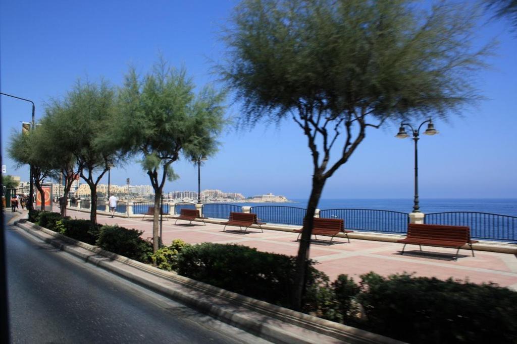 Apartament Sliema 2Br Great Location With Terrace Zewnętrze zdjęcie